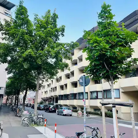 Loft Mit Balkon Hauptbahnhof Pensión *